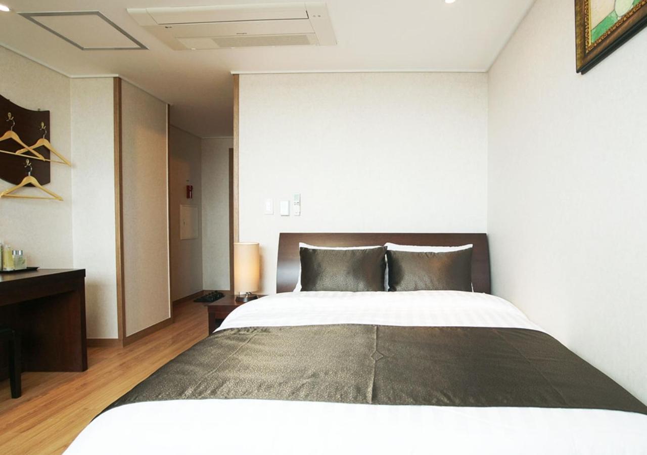 Iris Hotel Seogwipo-stad Buitenkant foto