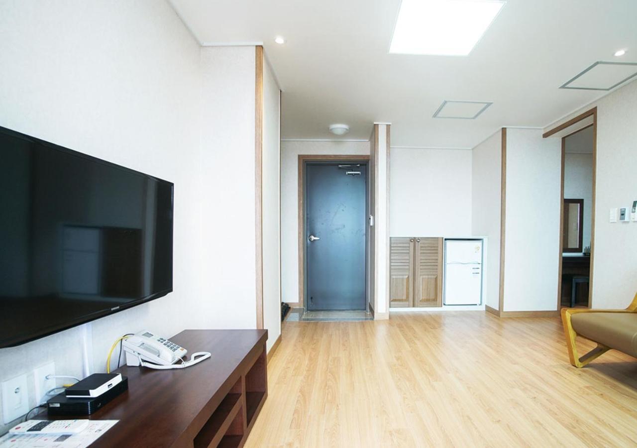 Iris Hotel Seogwipo-stad Buitenkant foto