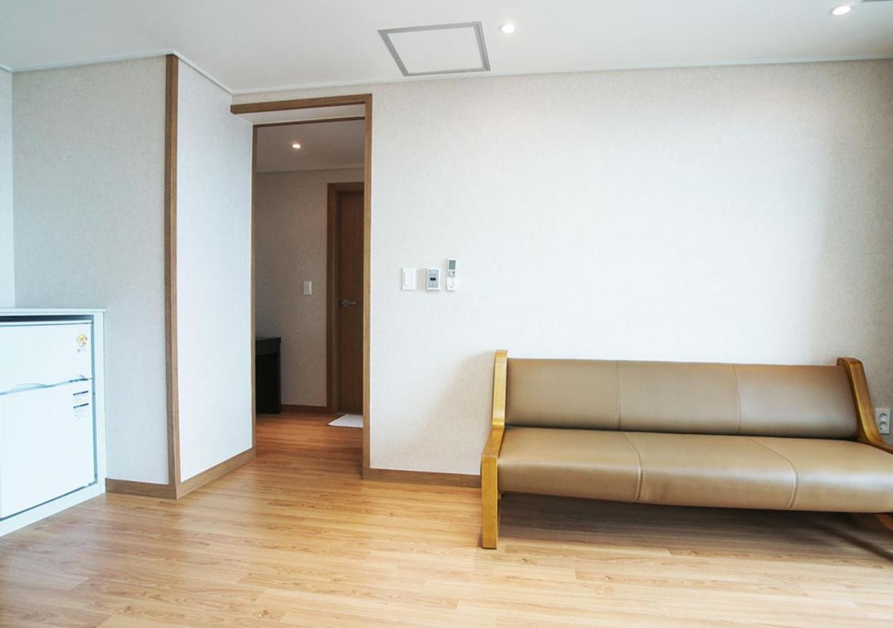 Iris Hotel Seogwipo-stad Buitenkant foto