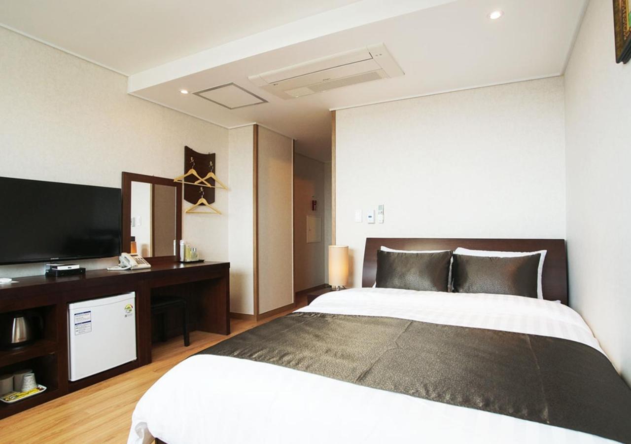 Iris Hotel Seogwipo-stad Buitenkant foto